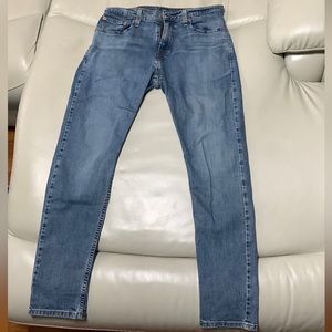 Levi’s Men’s 512 Slim Taper Fit Jeans, Size: W30 / L30 (Color: Light wash)